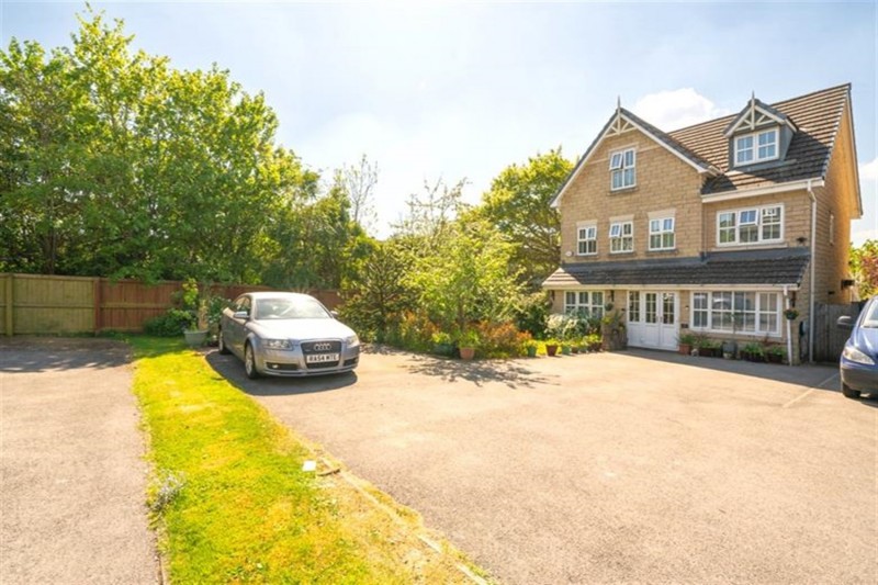 Mayflower Close, Glossop