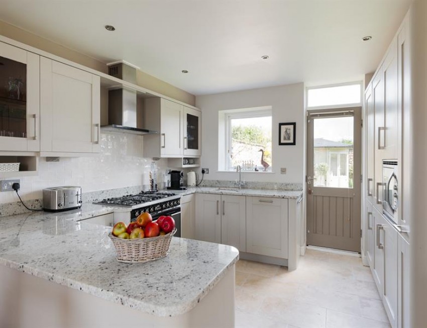 Images for A splendid barn with south facing garden off Hall Lane, Kelsall