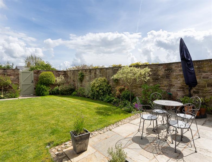 Images for A splendid barn with south facing garden off Hall Lane, Kelsall