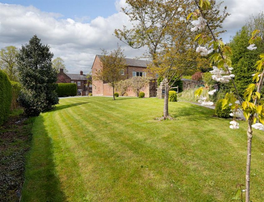 Images for A splendid barn with south facing garden off Hall Lane, Kelsall