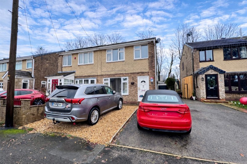 Woodfield Close, Hadfield, Glossop