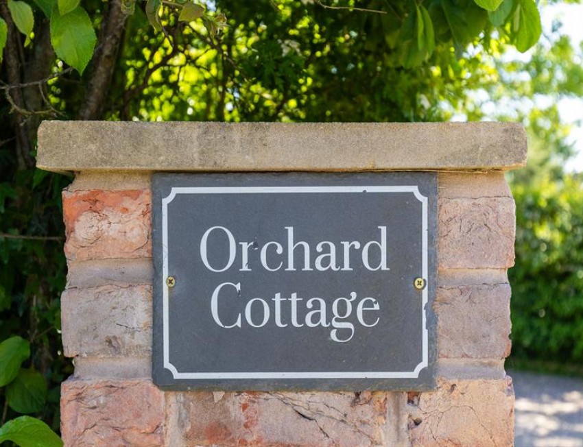 Images for Modern cottage with gated entrance and private driveway in Alpraham