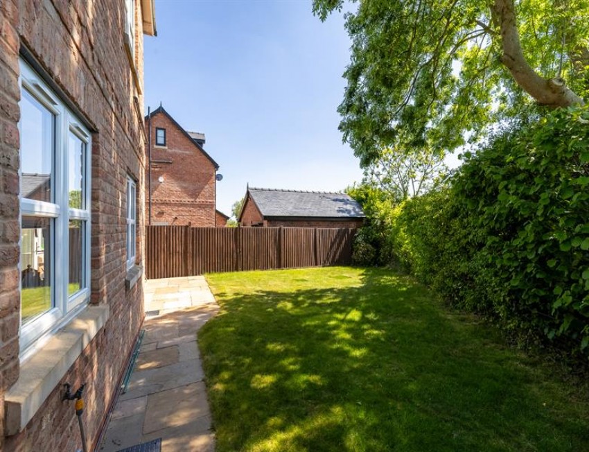 Images for Modern cottage with gated entrance and private driveway in Alpraham