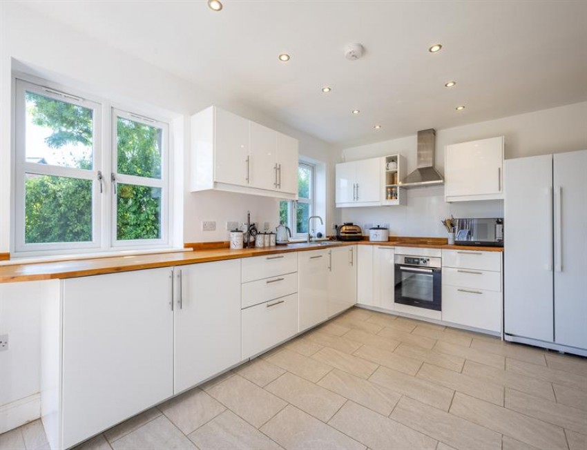 Images for Modern cottage with gated entrance and private driveway in Alpraham