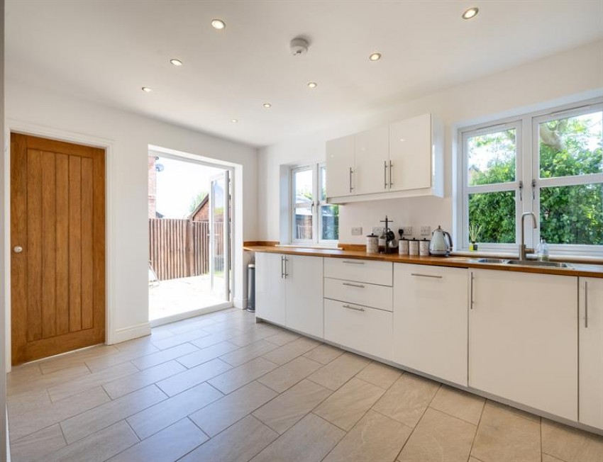 Images for Modern cottage with gated entrance and private driveway in Alpraham