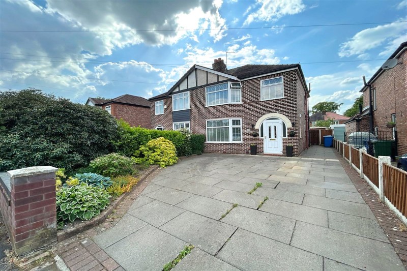 Ollerton Avenue, Sale