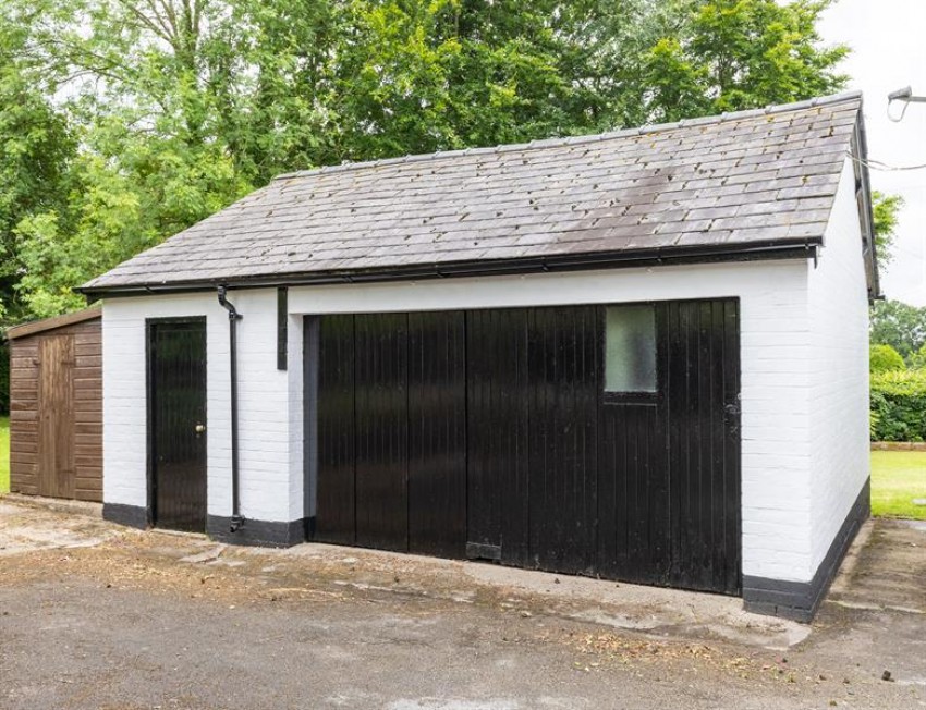 Images for Heath Green House - 4.73 acres, outbuildings and four bedroom house 