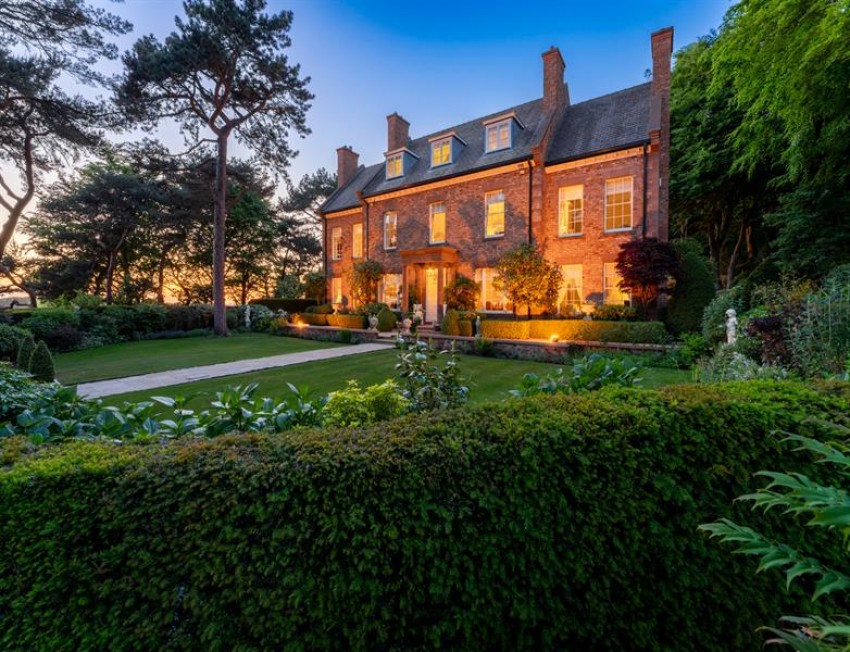 Images for Incredible 8435 square feet property with sensational views in Crossley Park