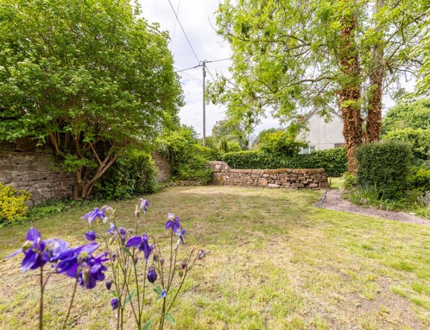 Images for Exquisite refurbished cottage with large garden and rural views in Beston