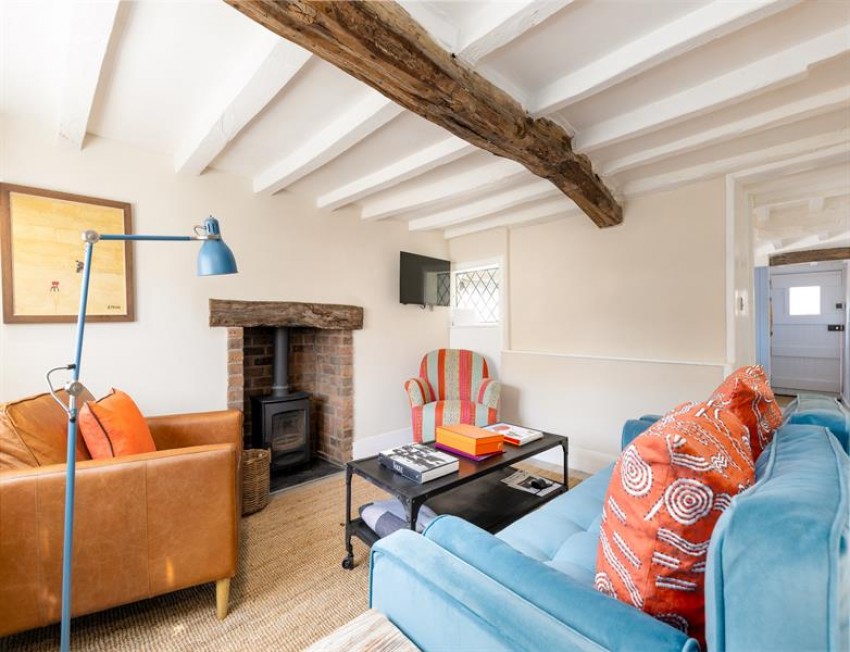 Images for Exquisite refurbished cottage with large garden and rural views in Beston