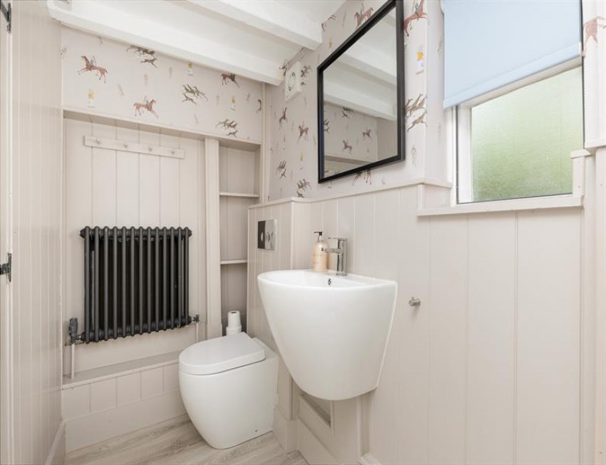 Images for Exquisite refurbished cottage with large garden and rural views in Beston