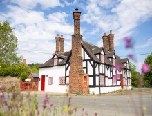 Images for Exquisite refurbished cottage with large garden and rural views in Beston