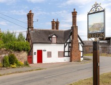 Images for Exquisite refurbished cottage with large garden and rural views in Beston
