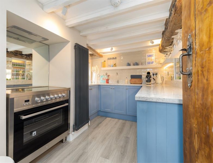 Images for Exquisite refurbished cottage with large garden and rural views in Beston