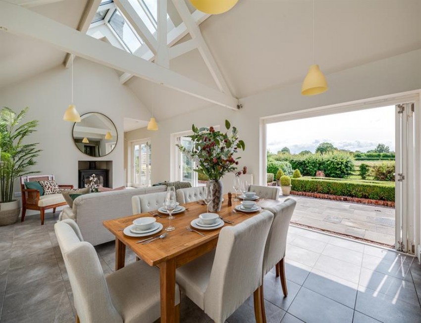 Images for Superb house of over 3000 square feet in 0.64 acre on rural edge of Tarvin