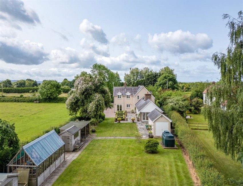 Images for Superb house of over 3000 square feet in 0.64 acre on rural edge of Tarvin