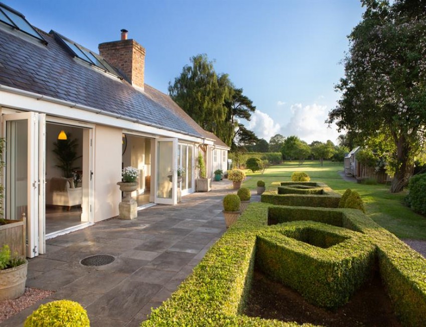 Images for Superb house of over 3000 square feet in 0.64 acre on rural edge of Tarvin