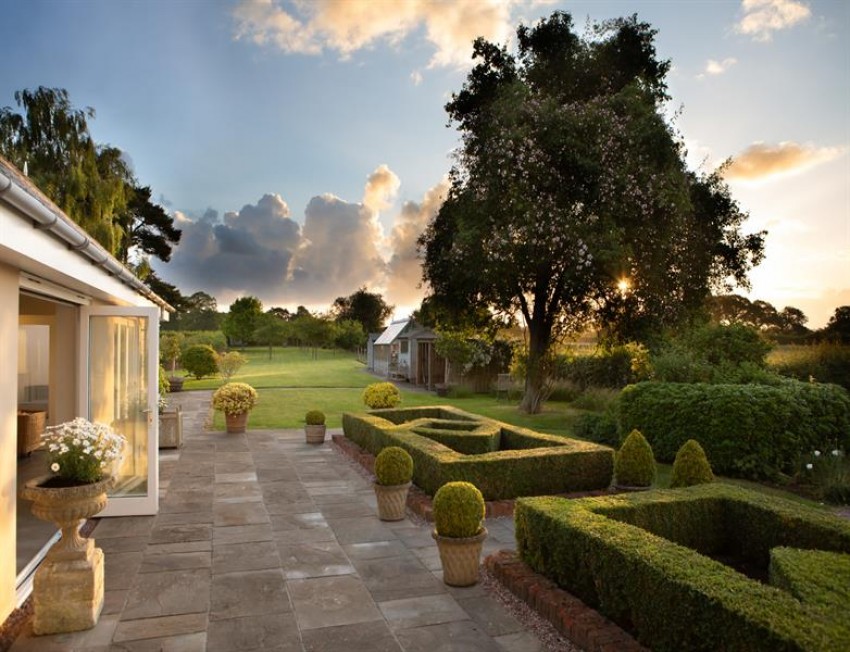 Images for Superb house of over 3000 square feet in 0.64 acre on rural edge of Tarvin