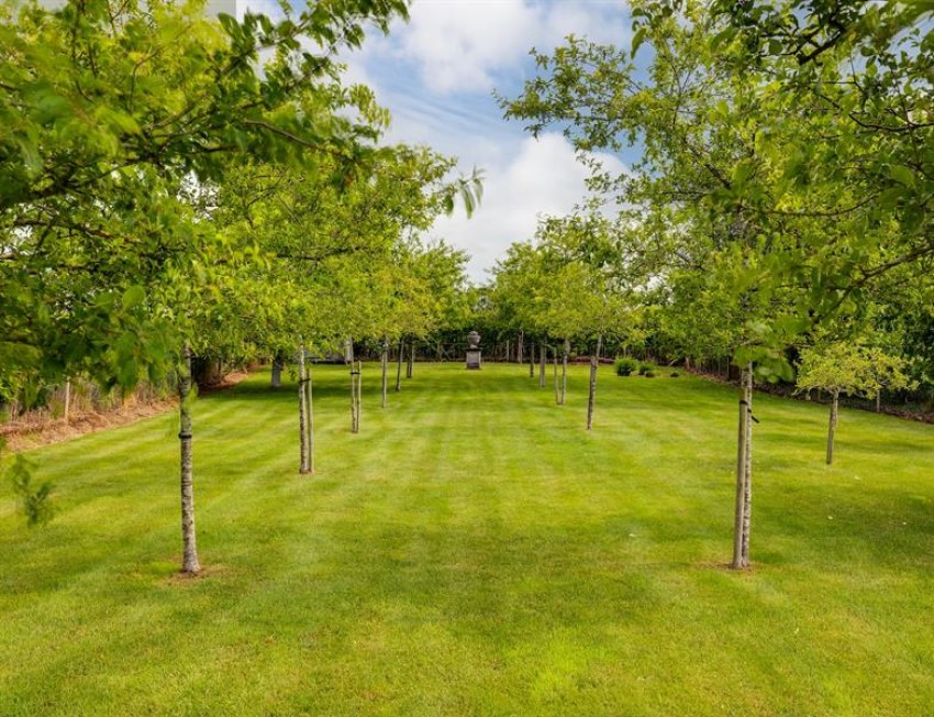 Images for Superb house of over 3000 square feet in 0.64 acre on rural edge of Tarvin