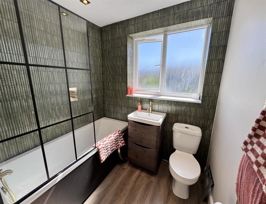 Images for Gisbourne Drive, Chapel-En-Le-Frith, High Peak