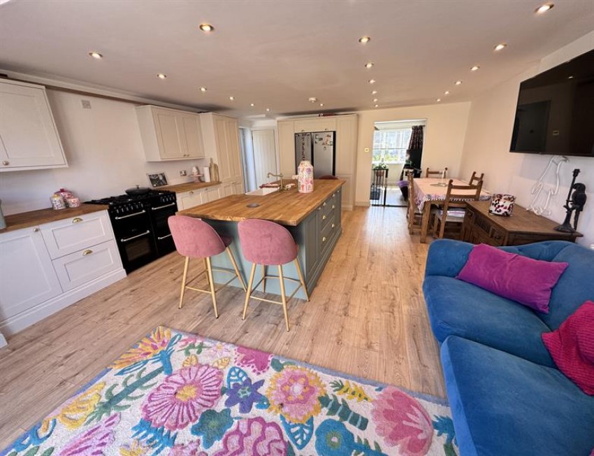 Images for Gisbourne Drive, Chapel-En-Le-Frith, High Peak