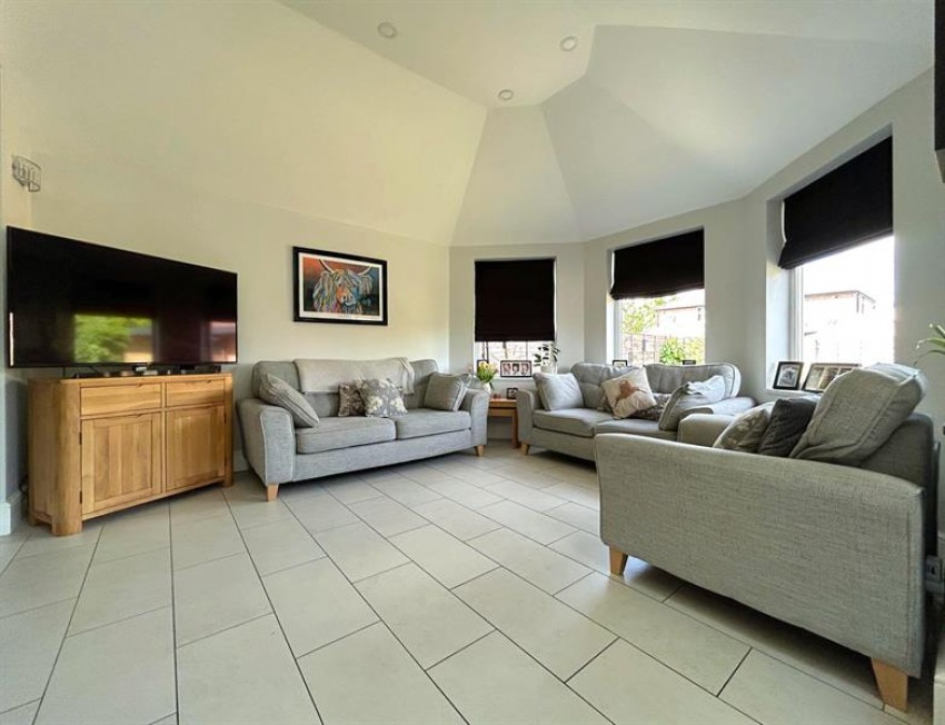 Images for Avonlea Road, Sale