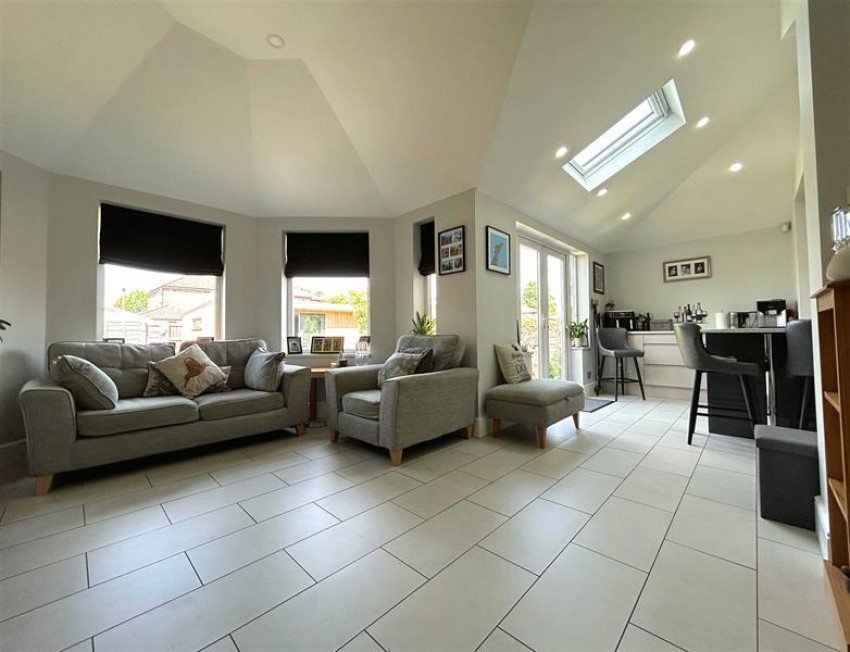 Images for Avonlea Road, Sale