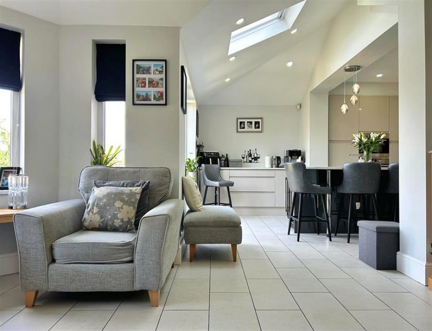 Images for Avonlea Road, Sale