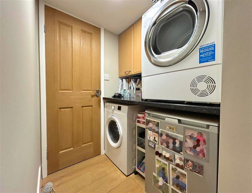 Images for Avonlea Road, Sale
