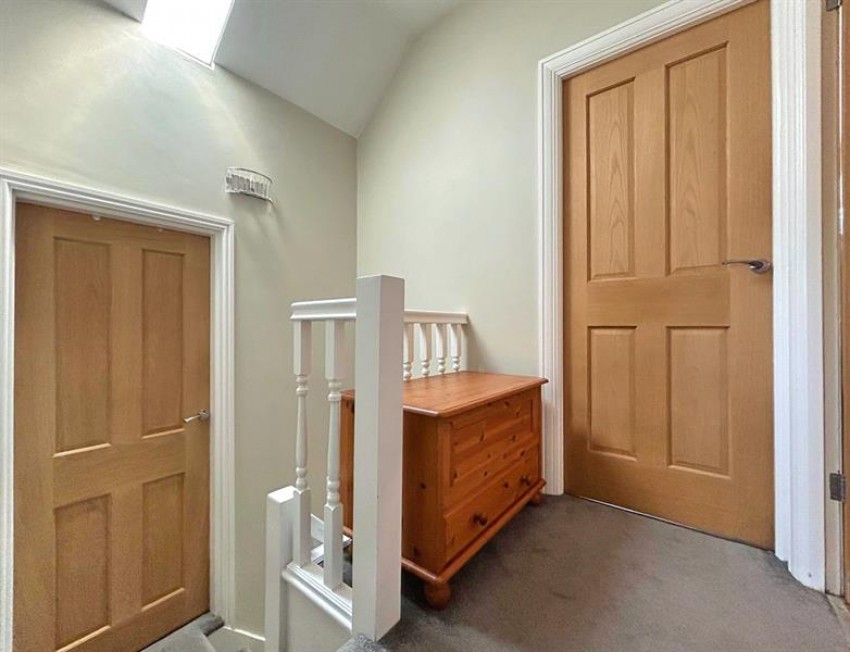 Images for Avonlea Road, Sale