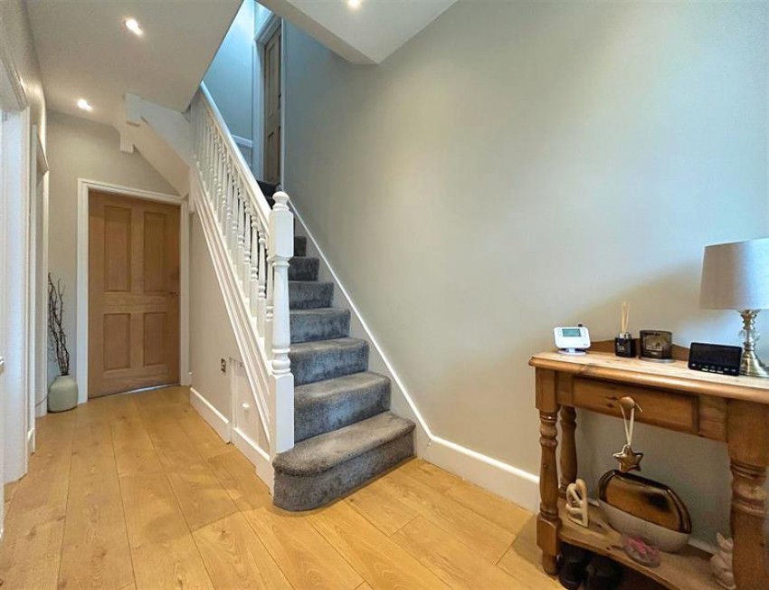 Images for Avonlea Road, Sale