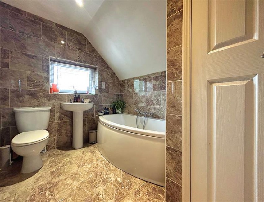 Images for Avonlea Road, Sale