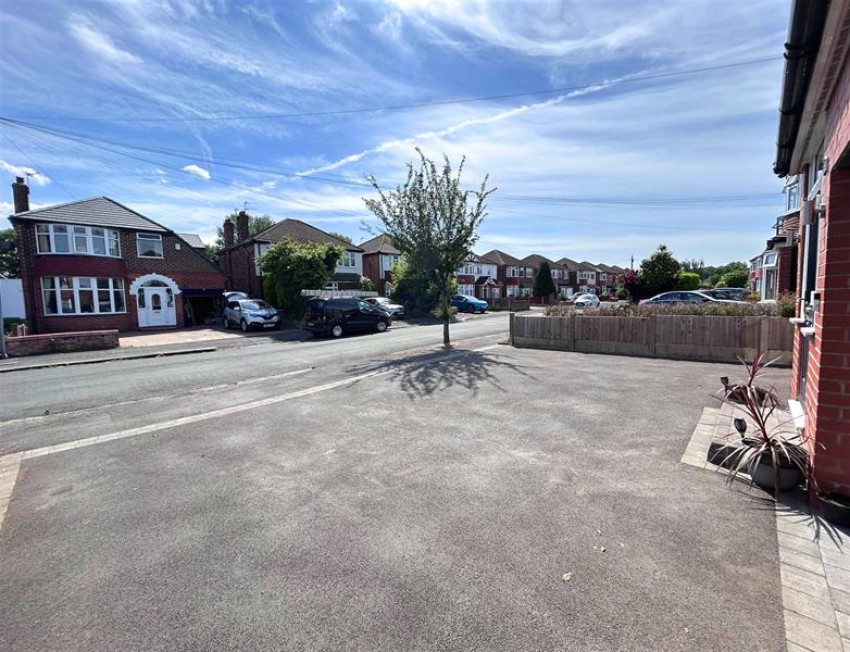 Images for Avonlea Road, Sale