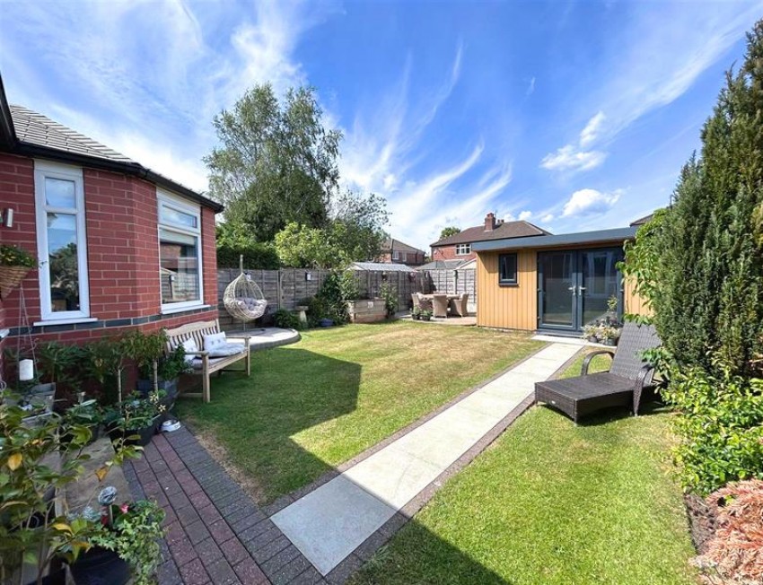 Images for Avonlea Road, Sale