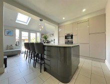 Images for Avonlea Road, Sale