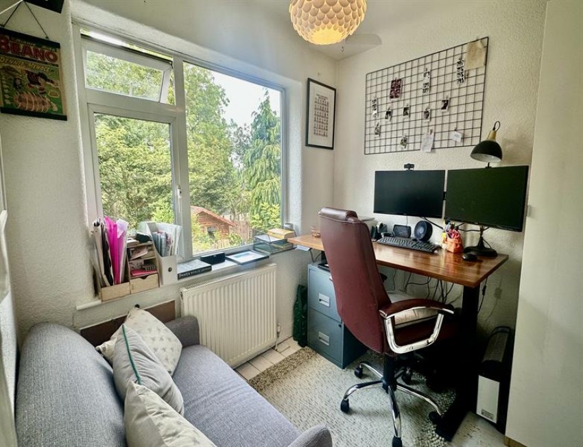 Images for Easton Drive, Cheadle