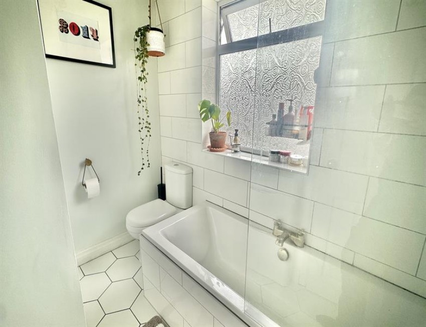 Images for Easton Drive, Cheadle