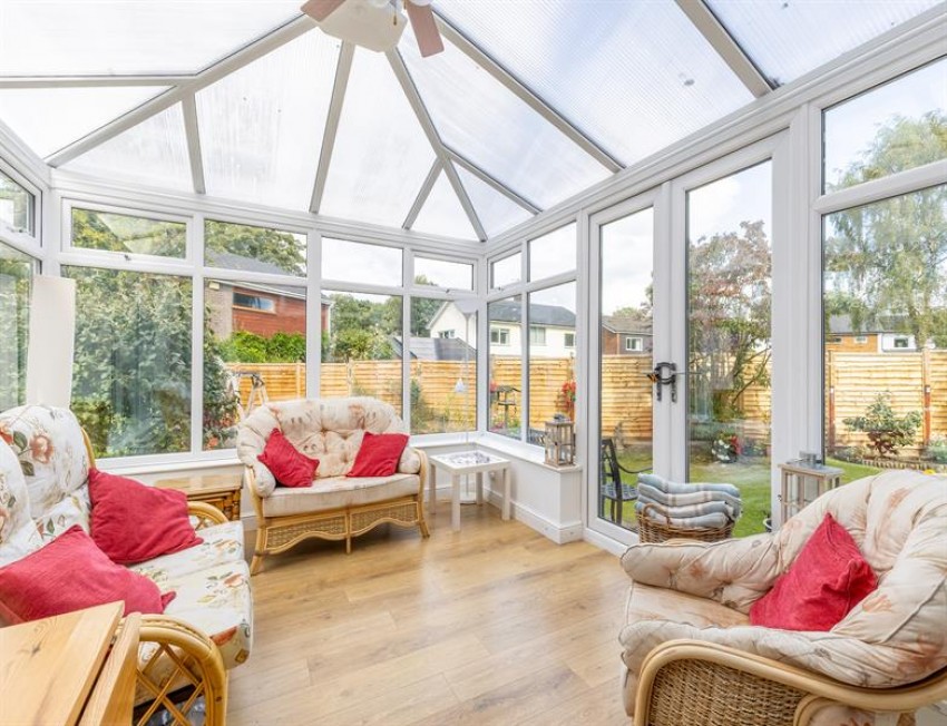 Images for 25 Hadrian Way, large family home of 2300 square feet with very attractive garden 