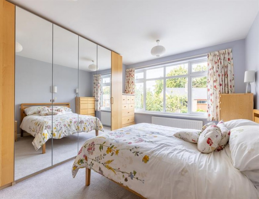 Images for 25 Hadrian Way, large family home of 2353 square feet with very attractive garden 