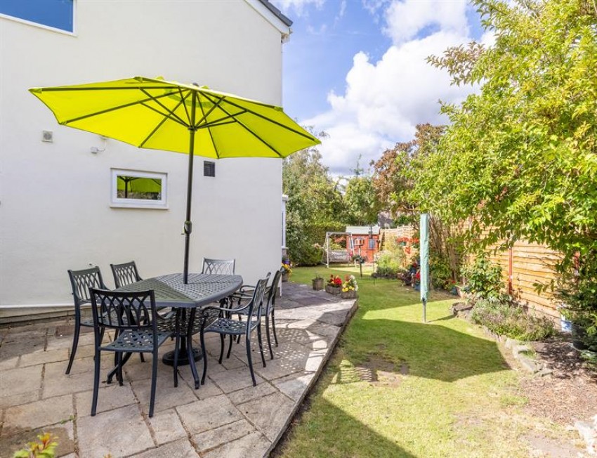 Images for 25 Hadrian Way, large family home of 2353 square feet with very attractive garden 
