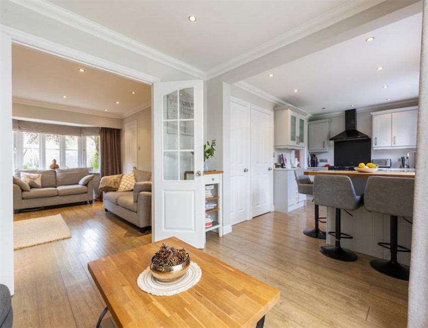 Images for Superb presentation and lovely garden in Abbots Mere Close, Cuddington