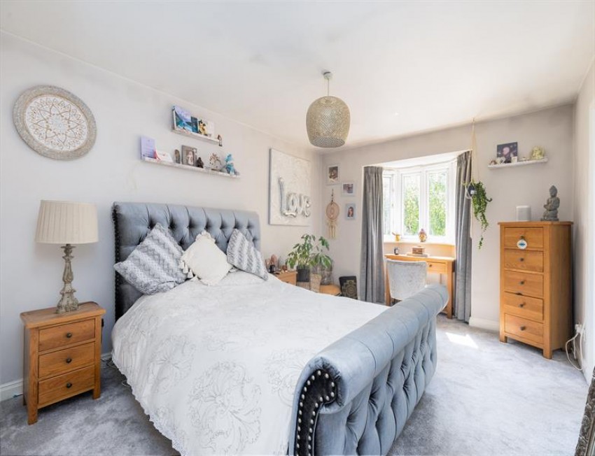 Images for Superb presentation and lovely garden in Abbots Mere Close, Cuddington