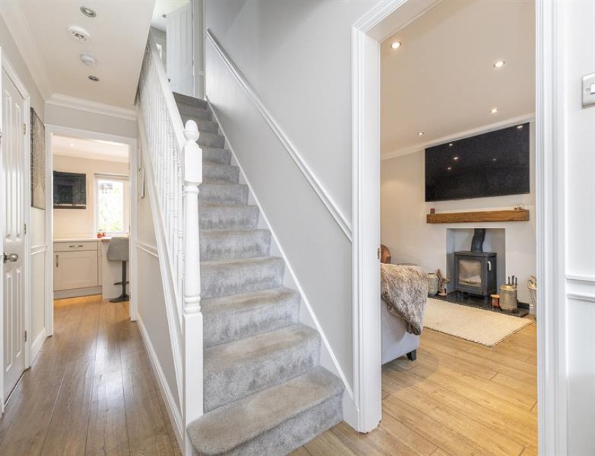 Images for Superb presentation and lovely garden in Abbots Mere Close, Cuddington