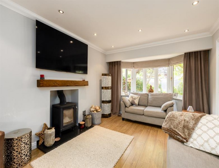 Images for Superb presentation and lovely garden in Abbots Mere Close, Cuddington