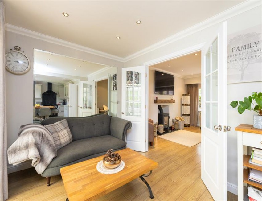 Images for Superb presentation and lovely garden in Abbots Mere Close, Cuddington