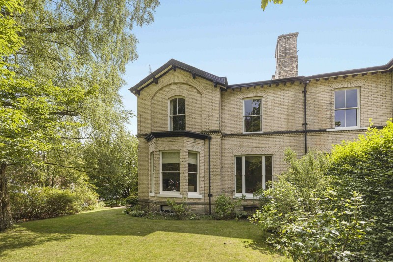 Albert Square, Bowdon, Altrincham