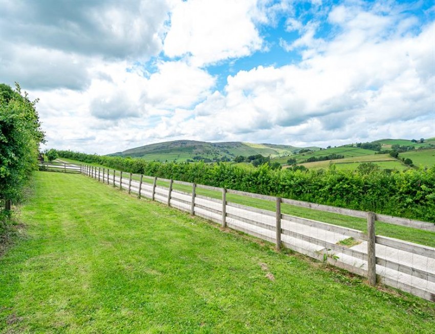 Images for Chapel-En-Le-Frith, High Peak