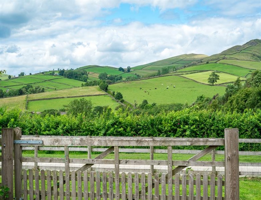 Images for Chapel-En-Le-Frith, High Peak