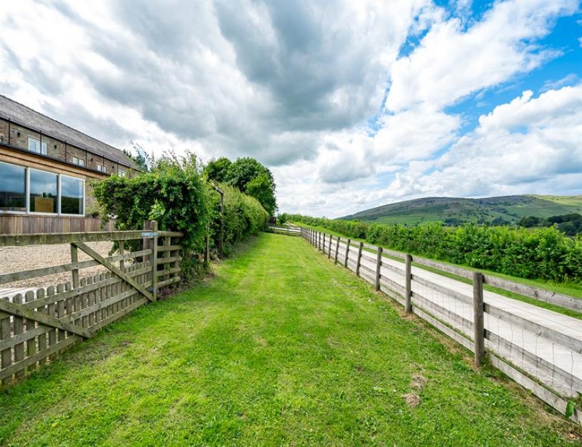Images for Chapel-En-Le-Frith, High Peak