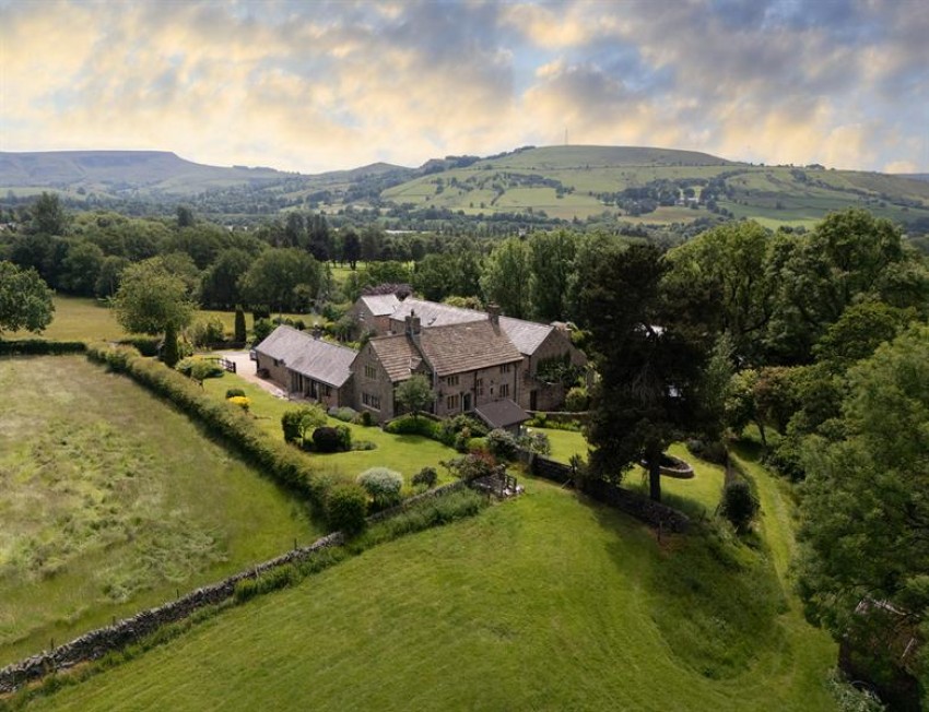 Images for Chapel-En-Le-Frith, High Peak